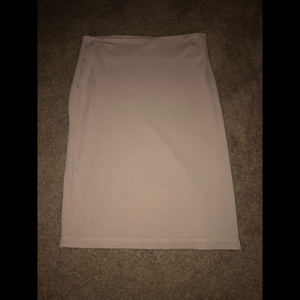 Nude pencil skirt